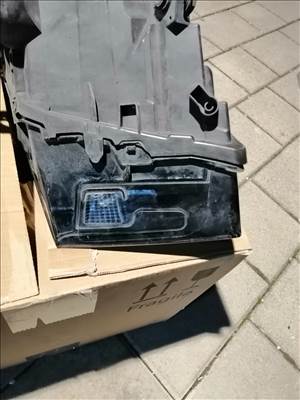 Audi SQ7 (4M) Bal első lámpa  4m0941035