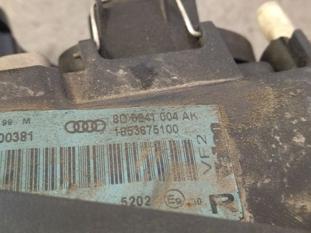 Audi A4 B5 facelift 1999-2001 jobb első fényszóró 3. kép