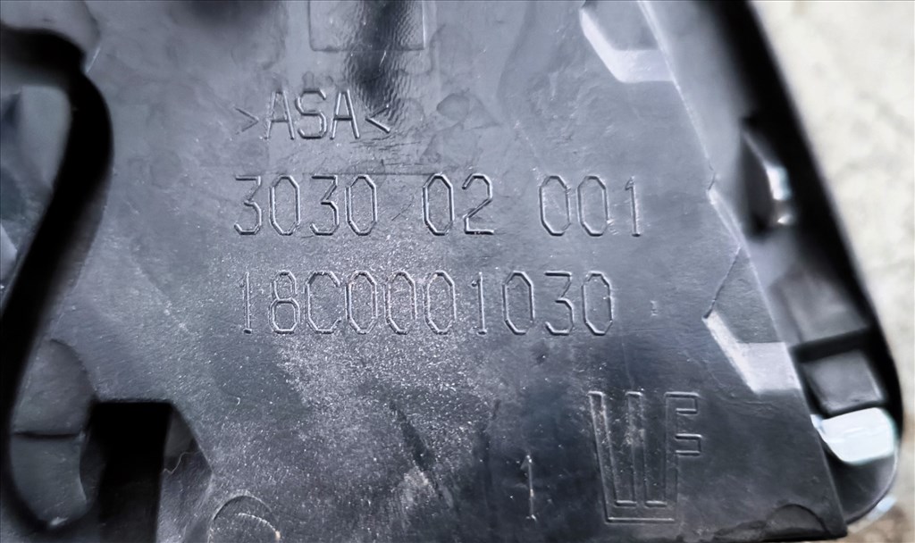 Peugeot 207 gyári embléma hűtőrácsra 303002001 18c0001030 4. kép