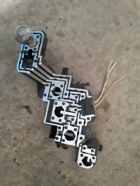 Peugeot 307 3-5 ajtós Hátsó Lámpa Foglalat facelif 1. kép