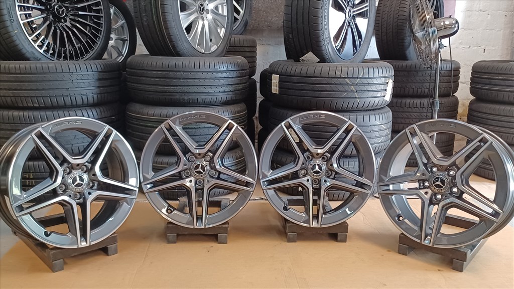 Új!! Gyári Mercedes W213 AMG 5x112 8x18 ET43 4db 7. kép