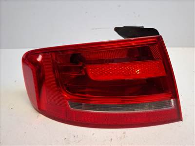Audi A4 4 ajtós (8K B8) bal hátsó külső lámpa 8K5945095D