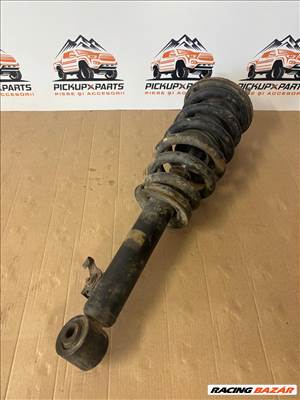 Első futómű lengéscsillapítóval Mitsubishi L200