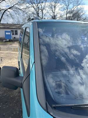 Mercedes Vito 638 szélvédő díszléc  611980
