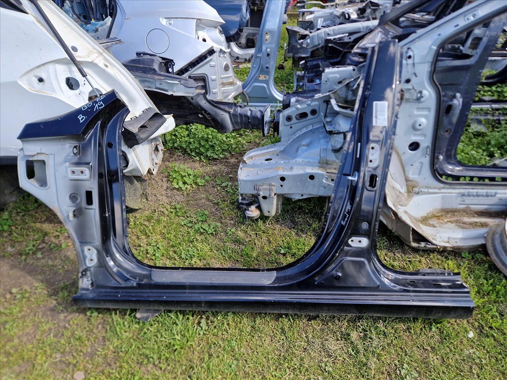 Hyundai I30 PD bal küszöb , a b oszlop 1. kép
