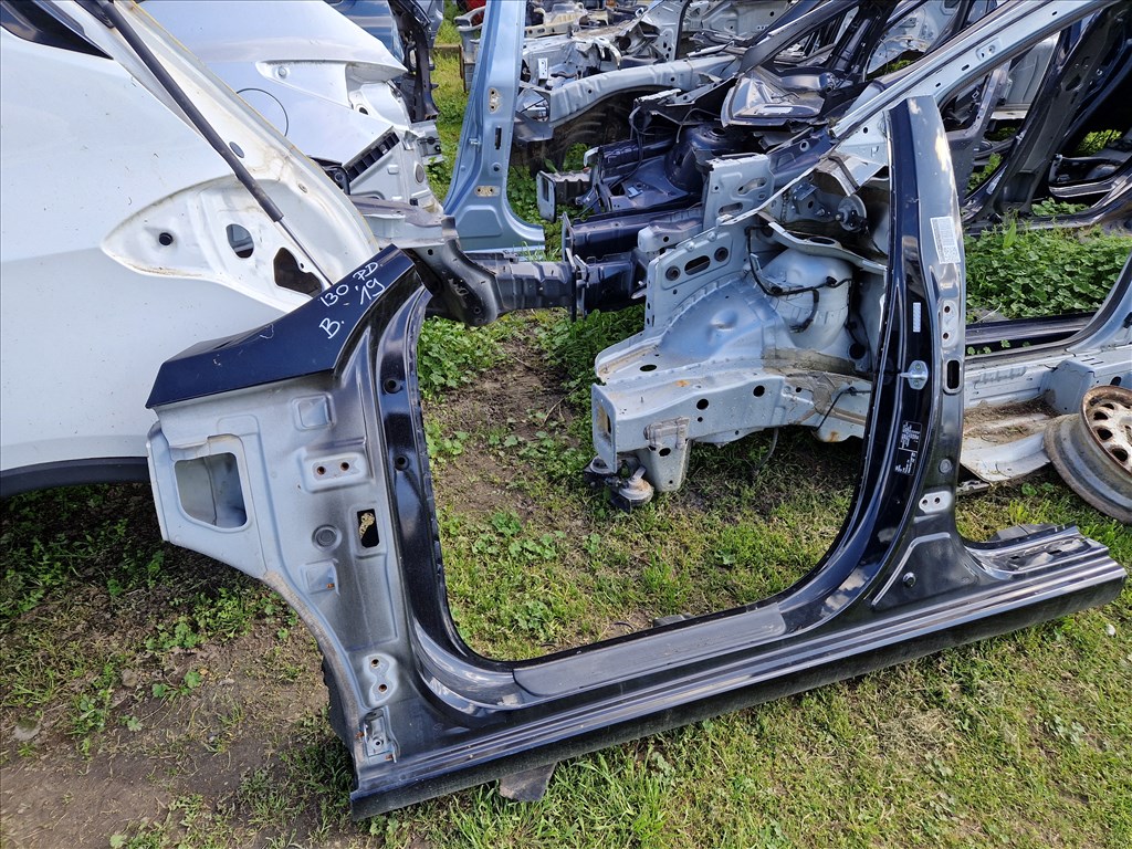 Hyundai I30 PD bal küszöb , a b oszlop 2. kép