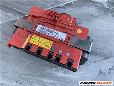 BMW 1-es 3-as X1 pozitív kábel elosztó biztosíték tábla akkumulátor saru E90 E91 E92 E81 E87 E84 61146942912 61146971370