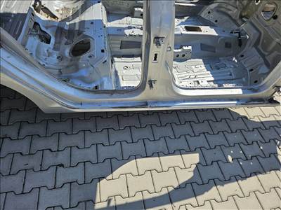 Volkswagen Golf VII kombi jobb küszöb B oszloppal (18595)