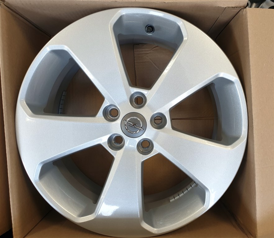 EREDETI ALUFELNI 17 5X105 OPEL MOKKA ASTRA J K  ET38 3. kép