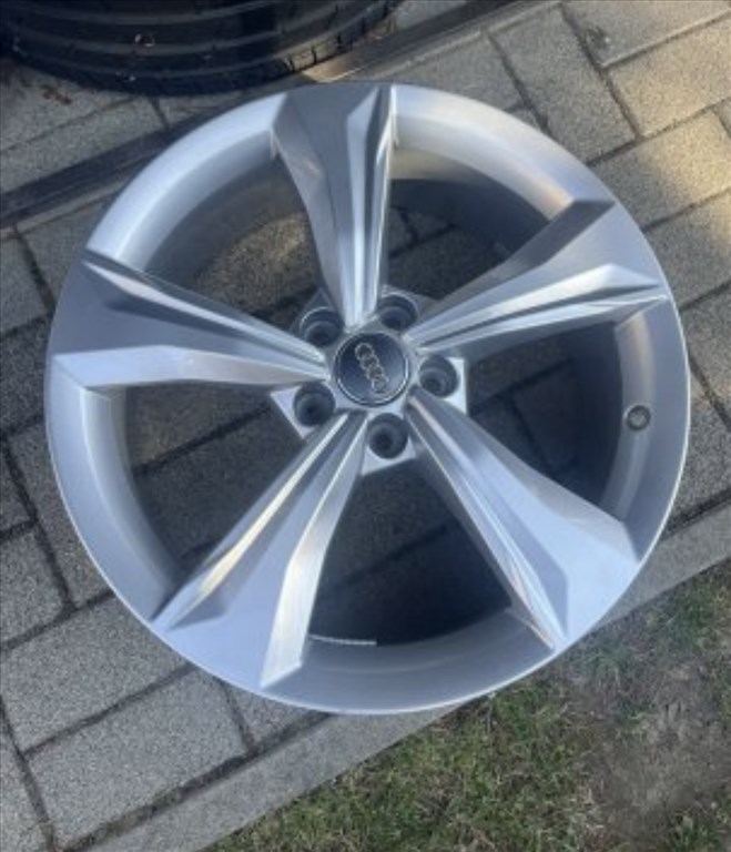  Audi,5x112 lyukosztású 19" újszerű (gyári felni) alufelni 1. kép