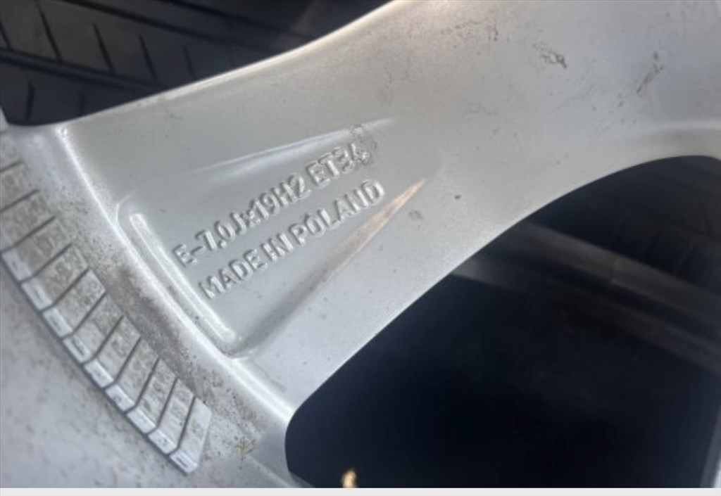  Audi,5x112 lyukosztású 19" újszerű (gyári felni) alufelni 3. kép