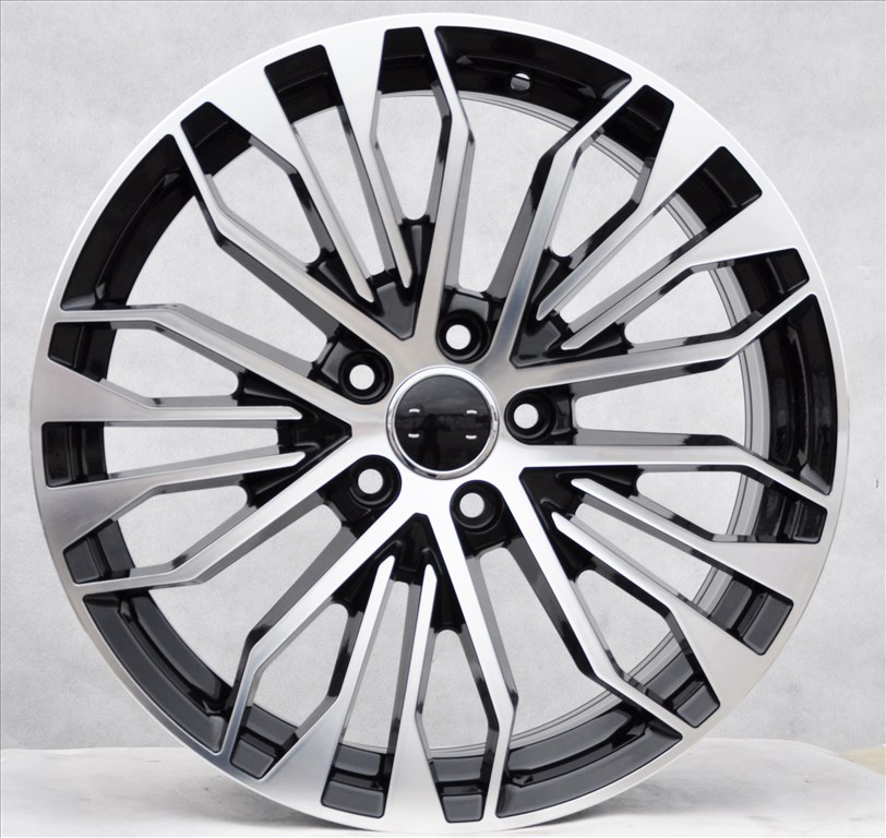 1096 ALUFELNI 18 5x112 AUDI COMPETITION AUDI A6 A7 A8 ET39 6. kép