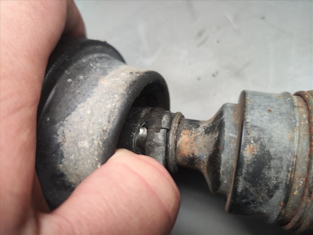 Daihatsu Terios (2nd gen) 1.5 4WD első kardántengely  2. kép