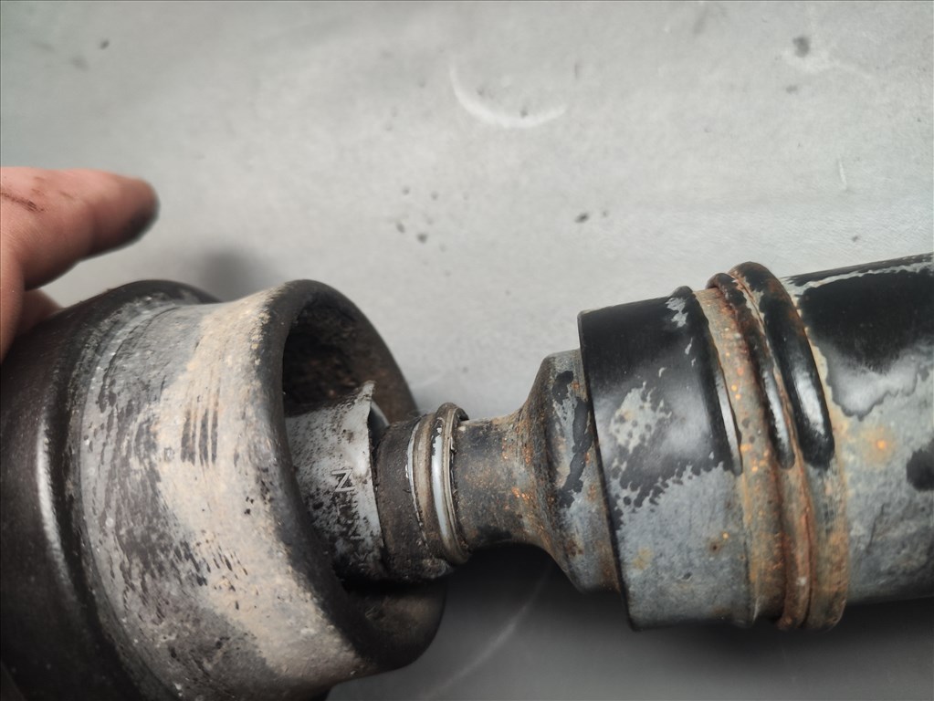 Daihatsu Terios (2nd gen) 1.5 4WD első kardántengely  3. kép