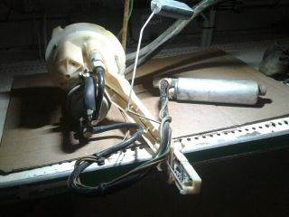 Audi 100 (C3 - 44) Üzemanyag Szivattyú *26954* audi-895906091f