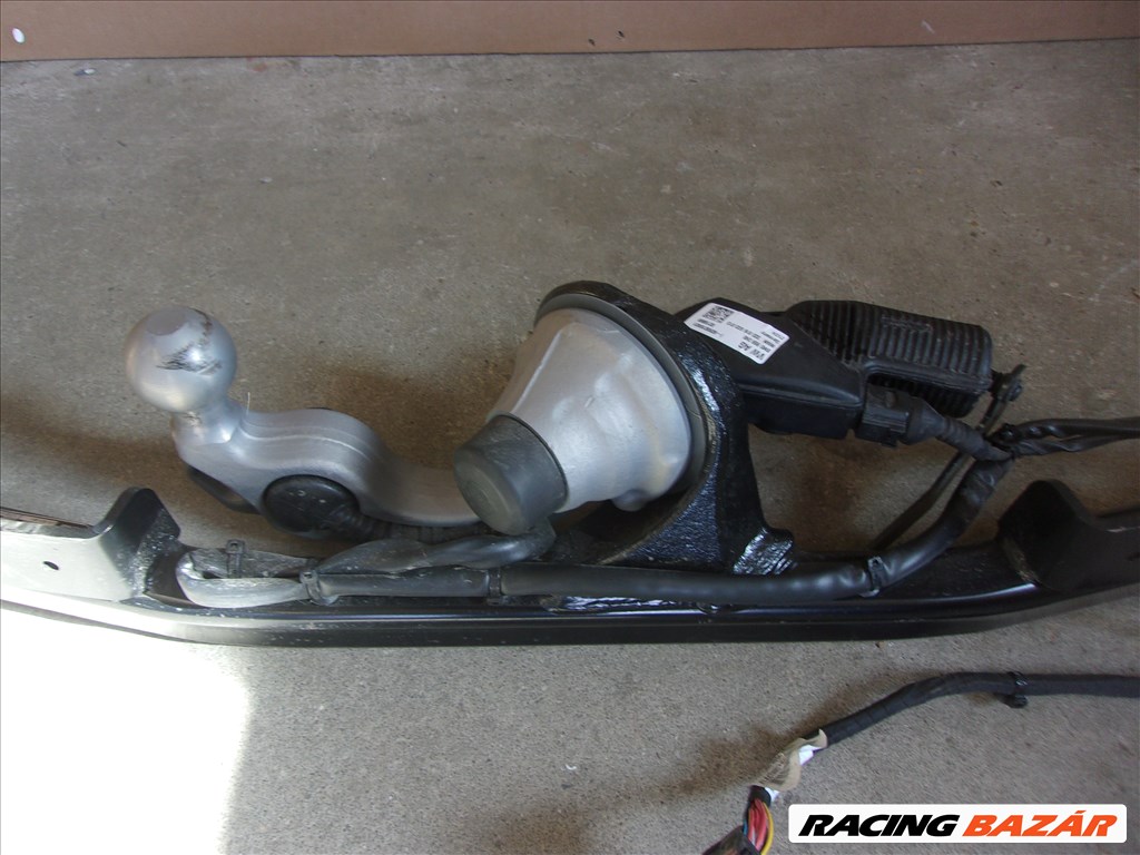 VOLKSWAGEN PASSAT 3J0 elektromosan behajlós vonóhorog 2024- 3J0803881 3. kép