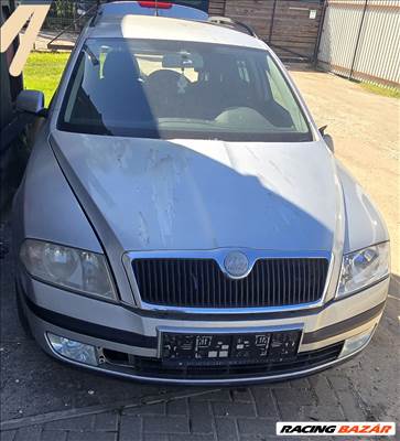 Skoda Octavia II bontott alkatrészei 1.6 FSI BLF