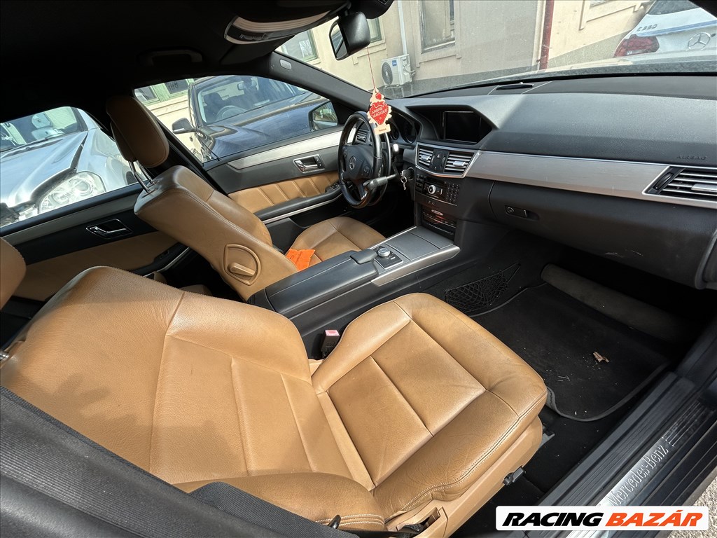Mercedes E 350CDI 4 Matic (W212) Olasz papíros egyben eladó 4. kép