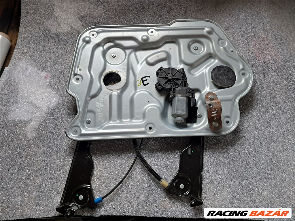 Nissan Qashqai (J10) Jobb első ablakemelő szerkezet 1. kép