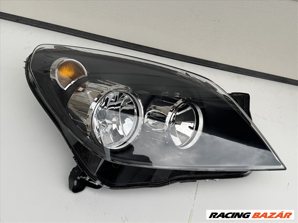 Opel Astra H Jobb első fényszóró H Astra 1eg27037032 1eg27037032hella 1. kép