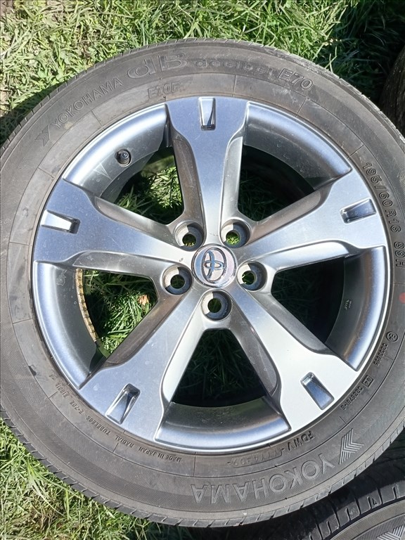  5x110 lyukosztású 6JJ 16" újszerű (gyári felni) alufelni 2. kép