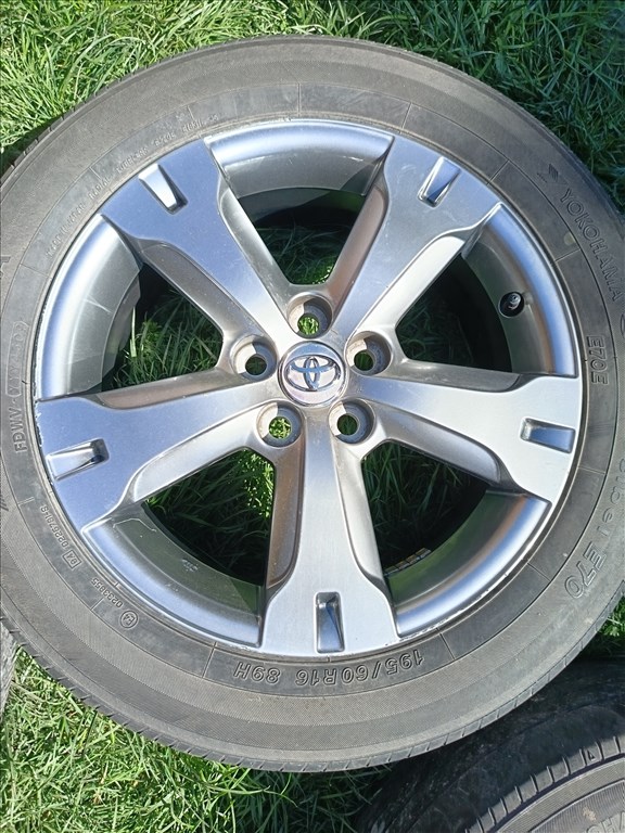  5x110 lyukosztású 6JJ 16" újszerű (gyári felni) alufelni 3. kép