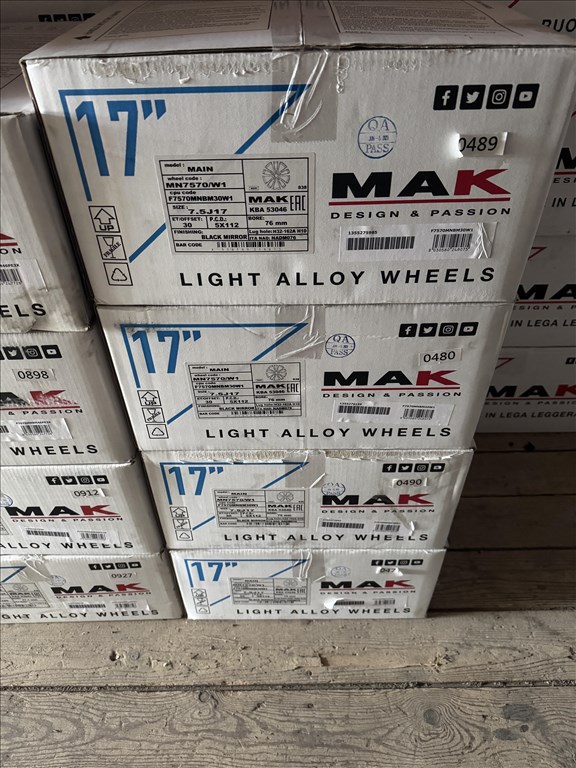 R17 5x112 (76) MAK MAIN BLACK MIRROR 7.5J ET30 új alufelnik felnik  6. kép