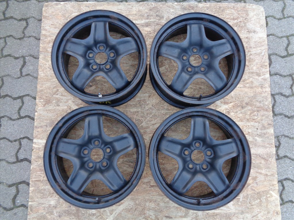 Opel Gyári lemezfelni 16-os, 5×105-ös osztó, szenzorral eladó. 1. kép