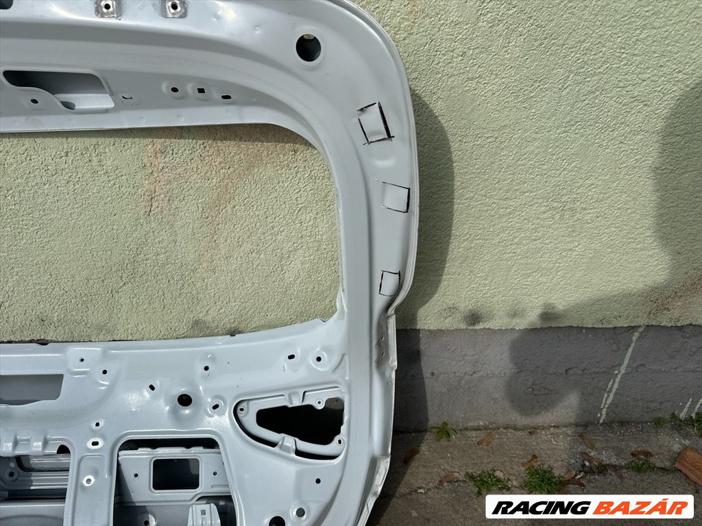 Kia Cee'd (CD) csomagtérajtó  4. kép