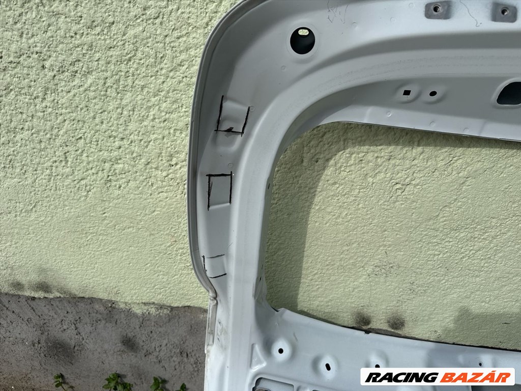 Kia Cee'd (CD) csomagtérajtó  5. kép