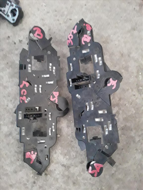 Peugeot 307 Hátsó Lámpa Foglalat 5 -3 Ajtós 2. kép