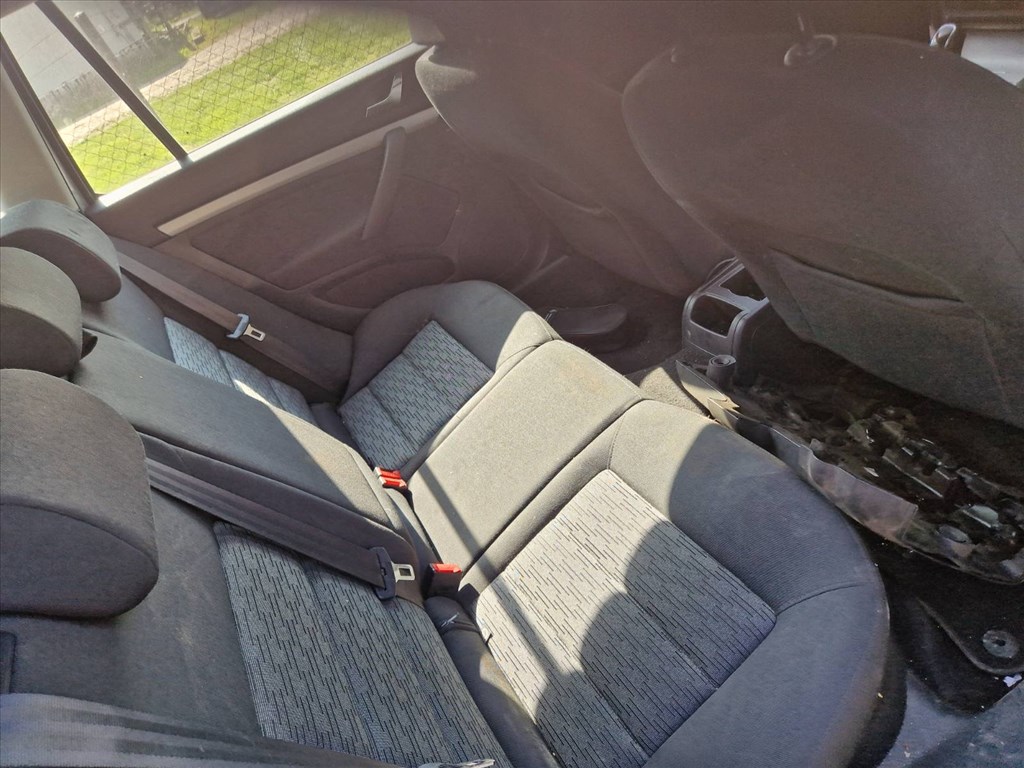 Octavia 2 facelift 1.6 alkatrészek 9. kép