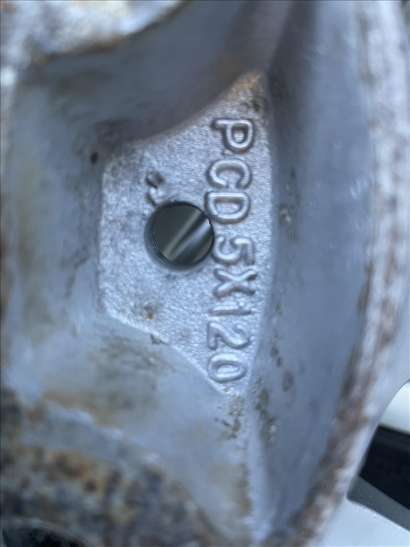  5x120 lyukosztású 18" használt alufelni, rajta használt nyári gumi gumi  7. kép