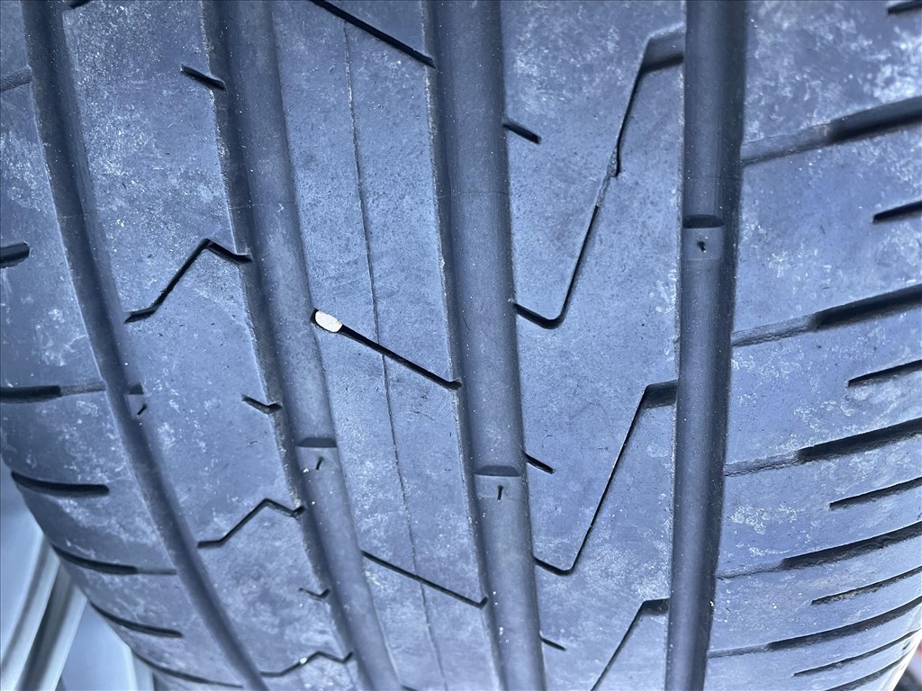  5x120 lyukosztású 18" használt alufelni, rajta használt nyári gumi gumi  9. kép