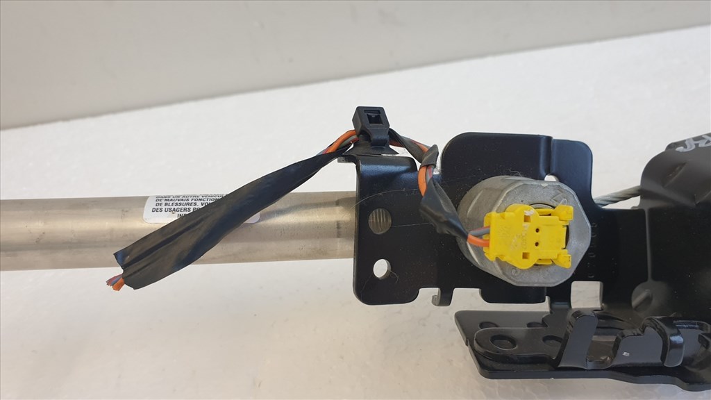 509549 Volvo C30, 2008, Jobb Első Övfeszítő, Biztonsági Öv. 8. kép