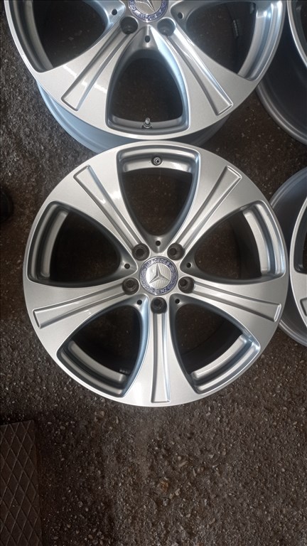  5x112 lyukosztású 8JJ 18" használt (gyári felni) alufelni 2. kép