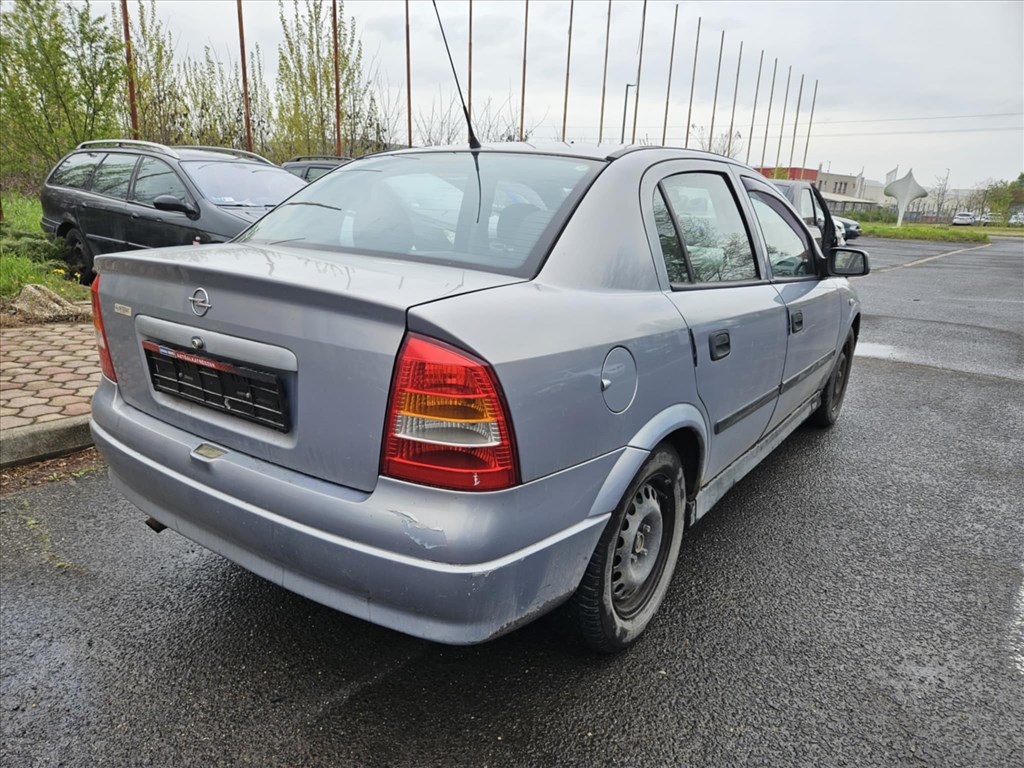 Opel Astra G bontott alkatrészei 3. kép