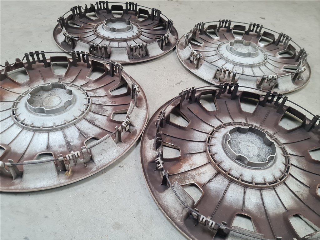 Volkswagen Golf IV dísztárcsa szett (R16) 1j0601147p 12. kép