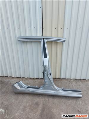 Toyota Auris (E150) Jobb küszöb 3357