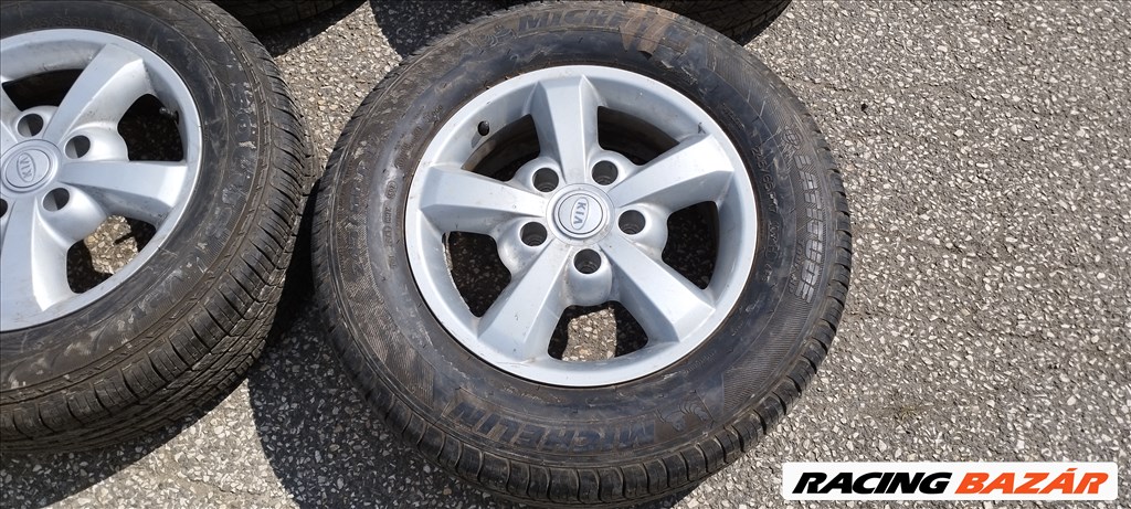  Kia Sorento 17" alufelni, 235/65 újszerű Kumho négyévszakos gumival eladó! 529103E702 4. kép