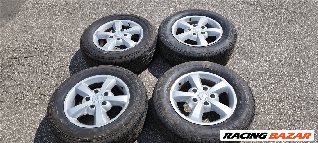  Kia Sorento 17" alufelni, 235/65 újszerű Kumho négyévszakos gumival eladó! 529103E702 1. kép