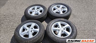  Kia Sorento 17" alufelni, 235/65 újszerű Kumho négyévszakos gumival eladó! 529103E702