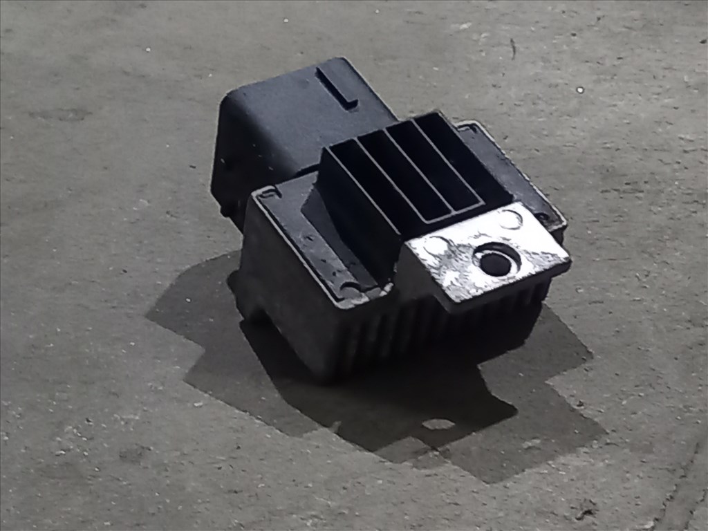 Renault MASTER Opel MOVANO 10- Izzítórelé relé vezérlő izzítás 1300 110678071r 5. kép