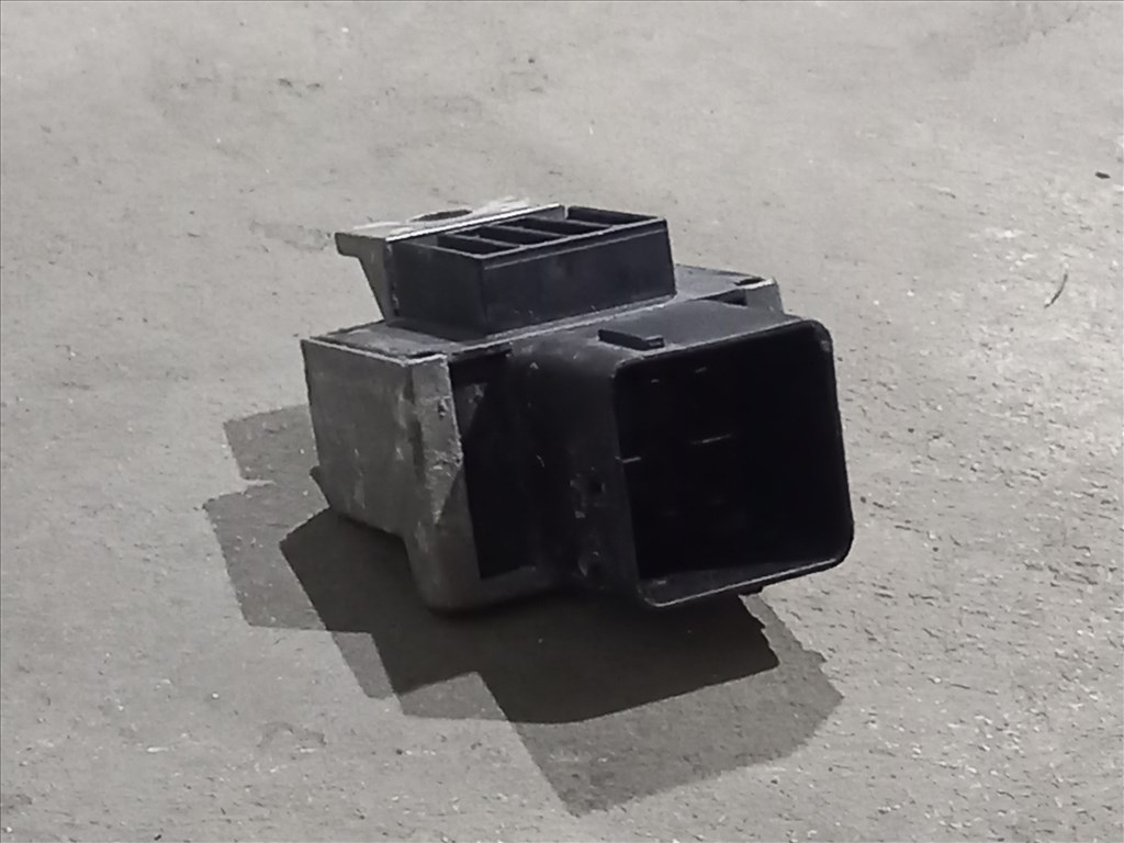 Renault MASTER Opel MOVANO 10- Izzítórelé relé vezérlő izzítás 1300 110678071r 6. kép