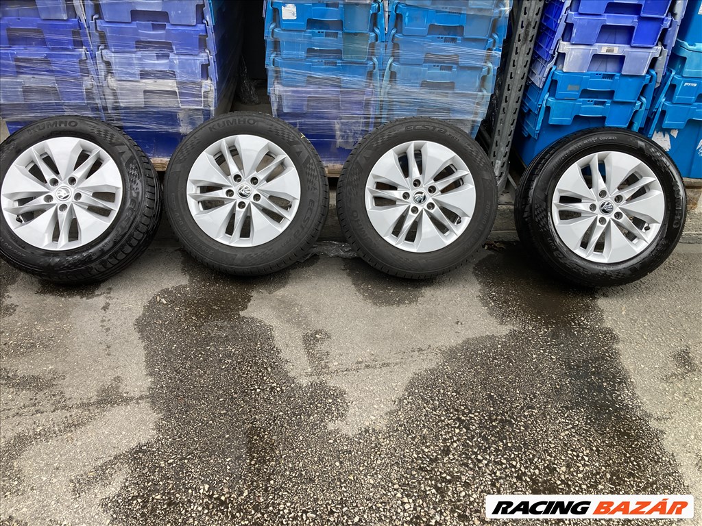  16" újszerű (gyári felni) alufelni, rajta 205/60 újszerű Kumho nyári gumi 1. kép