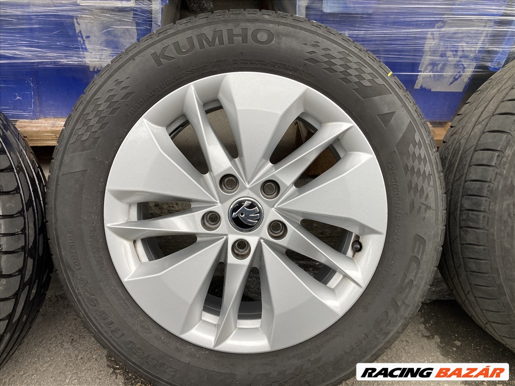  16" újszerű (gyári felni) alufelni, rajta 205/60 újszerű Kumho nyári gumi 2. kép
