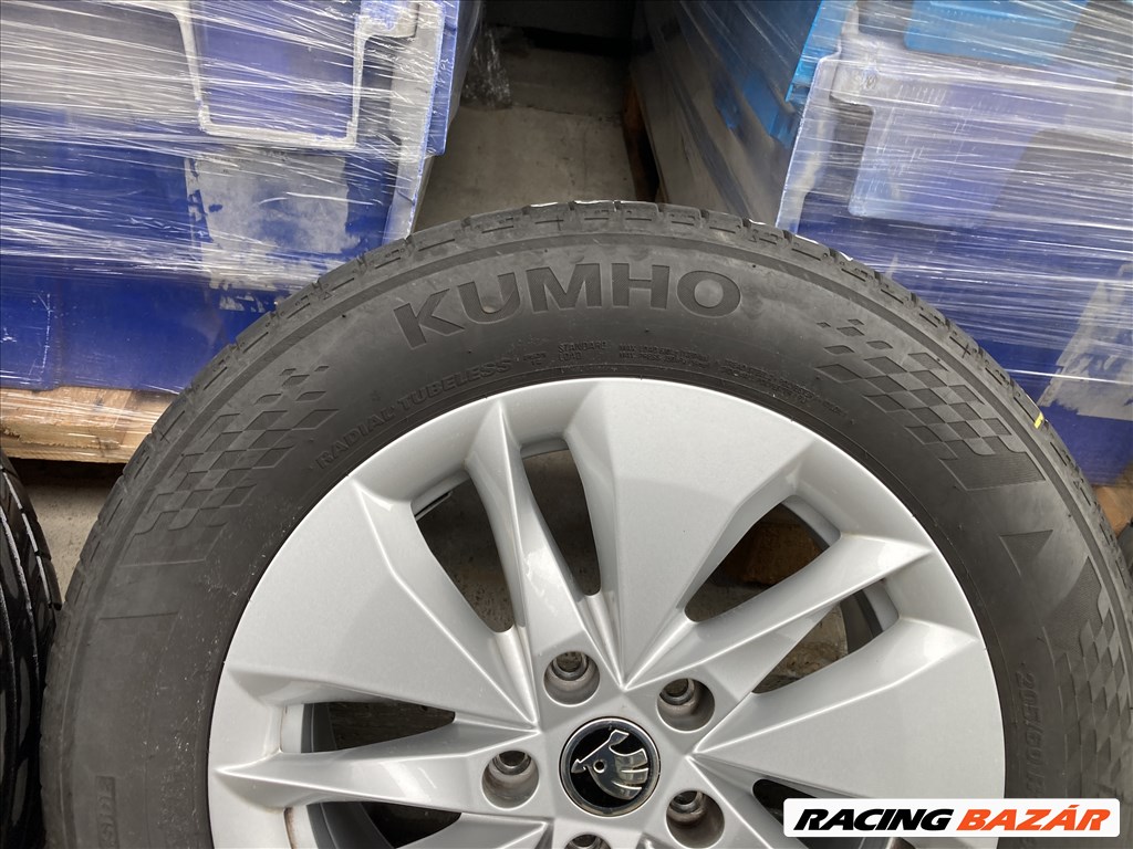  16" újszerű (gyári felni) alufelni, rajta 205/60 újszerű Kumho nyári gumi 3. kép