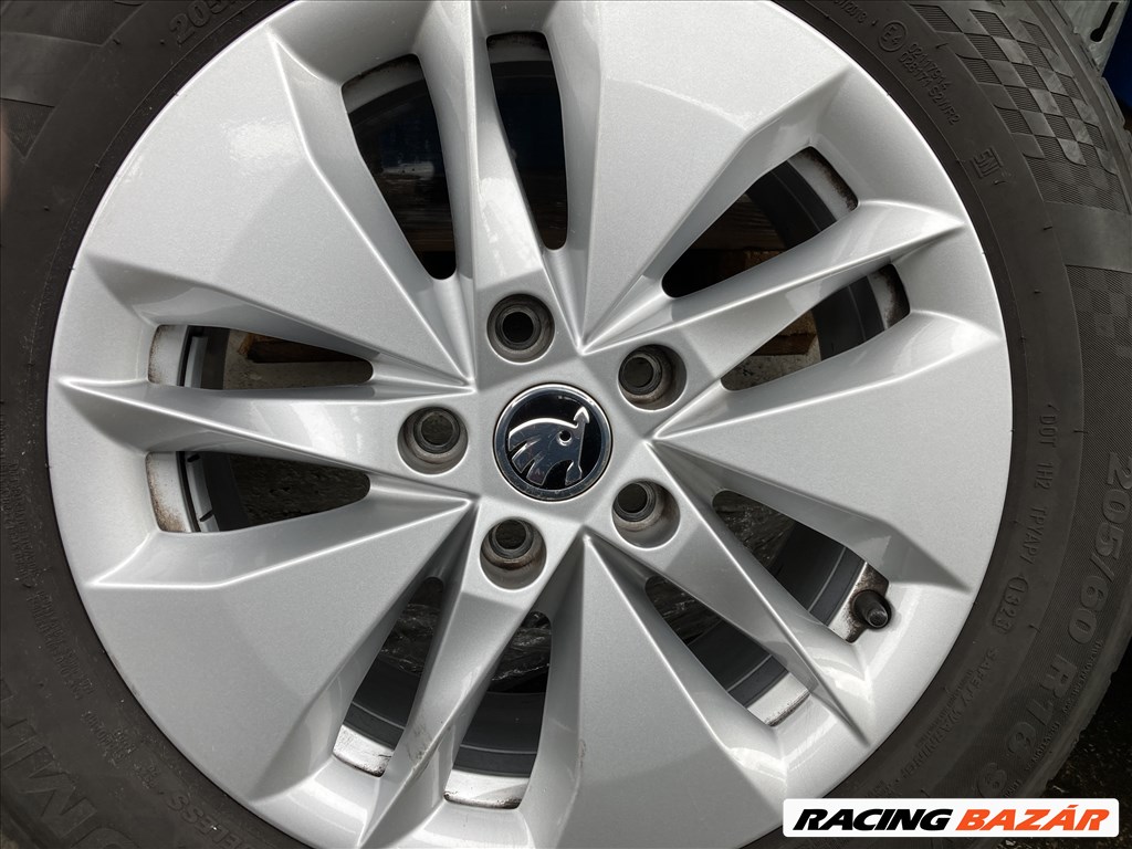  16" újszerű (gyári felni) alufelni, rajta 205/60 újszerű Kumho nyári gumi 6. kép