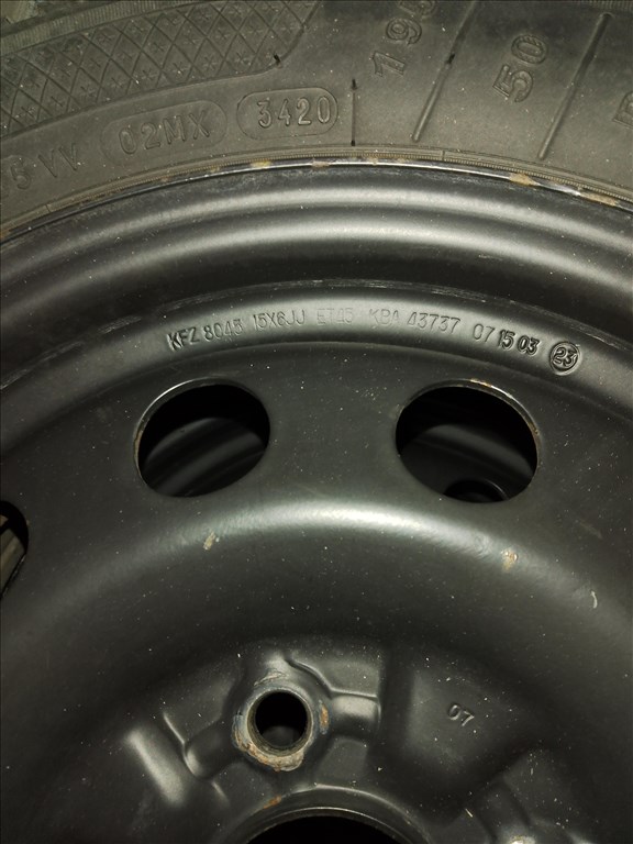 Eladó 4db. 4x114.3 lemezfelni 195/50 R15 téli gumival 2008-as Mitsubishi Coltról. 8. kép