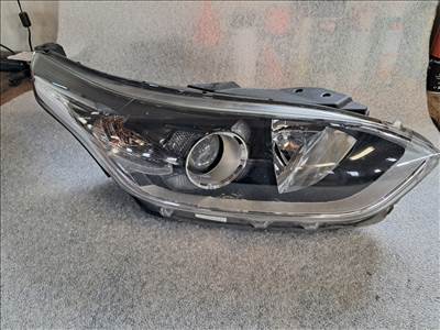 Kia Cee'd (CD) Jobb fényszóró 